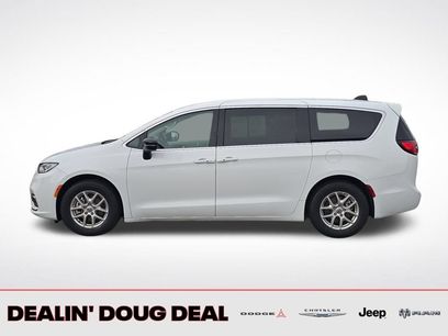 Used 2024 Chrysler Pacifica Touring-L
