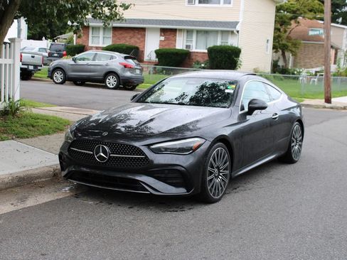 Used 2025 Mercedes-Benz CLE 300 4MATIC Coupe w/ AMG Line image 2