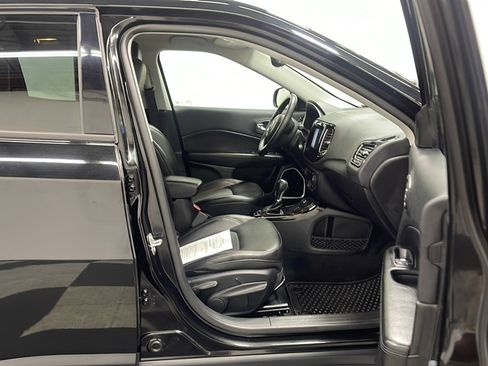 Used 2019 Jeep Compass Latitude AWD/4WD image 19