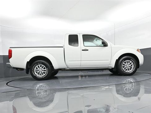 Used 2015 Nissan Frontier SV RWD image 36