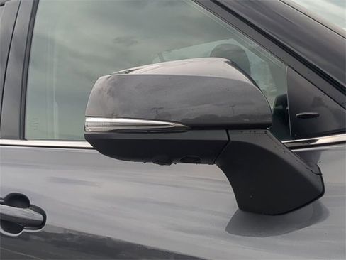 Used 2024 Toyota Highlander Platinum image 12