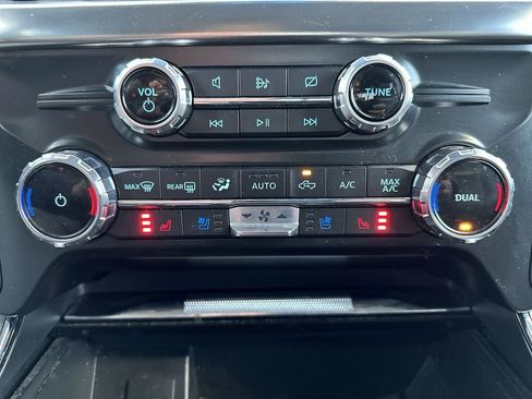 Used 2022 Ford F150 Lariat w/ FX4 Off-Road Package image 18