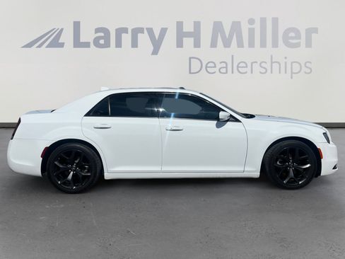 Used 2023 Chrysler 300 S RWD image 6