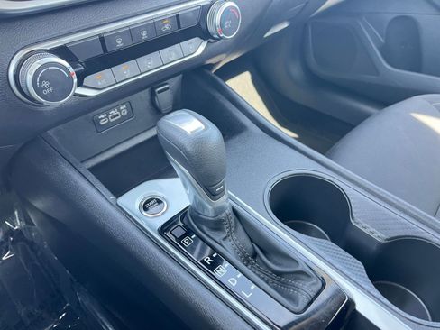 Used 2025 Nissan Altima 2.5 SV image 41