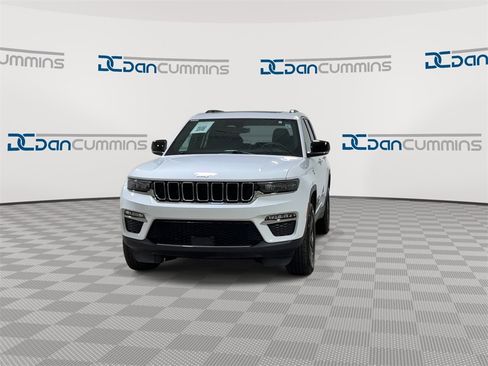 Used 2025 Jeep Grand Cherokee Limited 4xe image 3