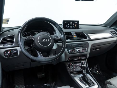 Used 2018 Audi Q3 2.0T Premium Plus w/ Premium Plus Package FWD image 4