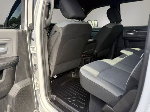 Used 2021 RAM 2500 Big Horn AWD/4WD image 32