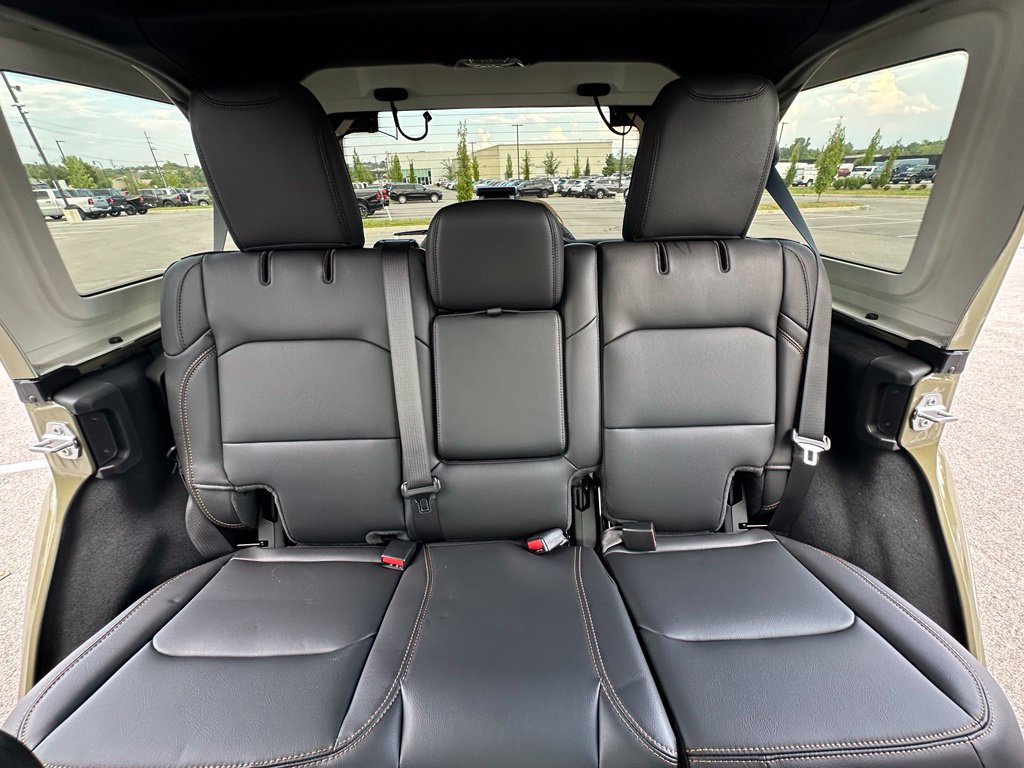 New 2026 Jeep Wrangler Unlimited Sahara AWD/4WD image 36
