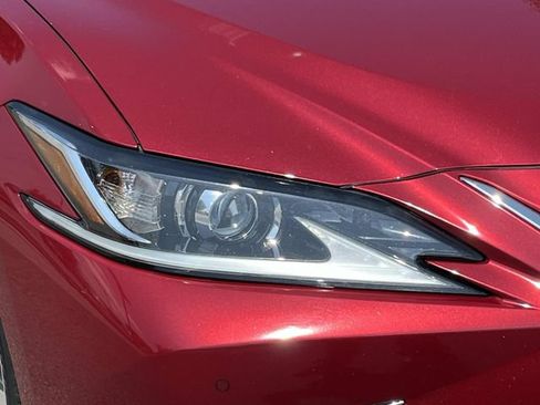 Used 2020 Lexus ES 300h w/ Premium Package FWD image 9