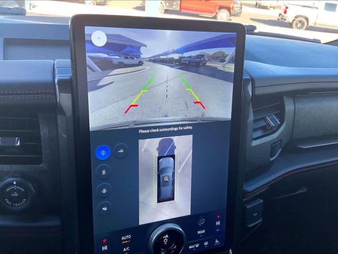 Used 2024 Ford Expedition Limited image 26