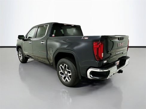 New 2026 GMC Sierra 1500 SLT image 5