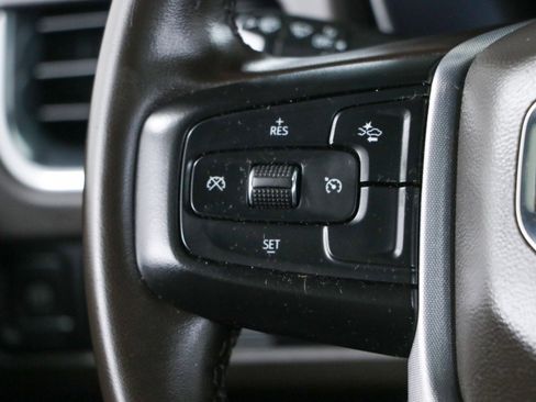 Used 2023 GMC Yukon SLT AWD/4WD image 13