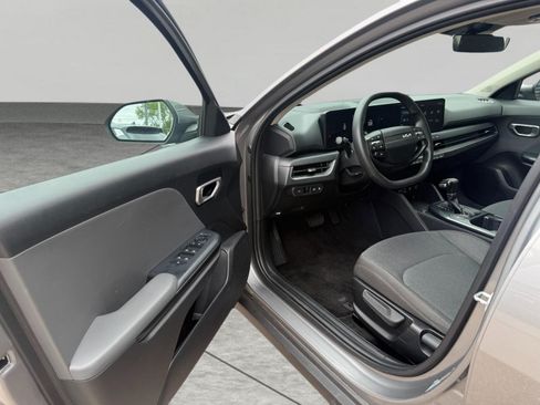 Used 2025 Kia K4 FWD image 19