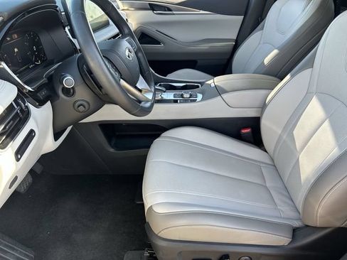 Certified 2026 INFINITI QX60 Luxe w/ Family Package FWD image 21