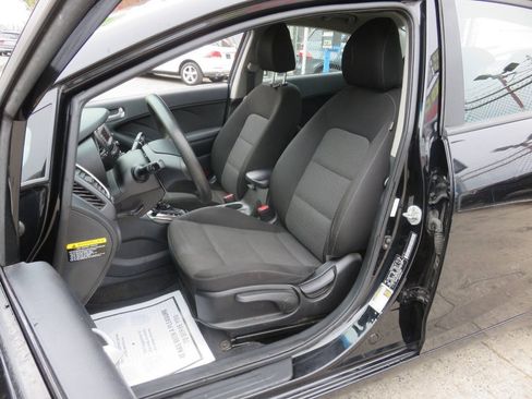 Used 2017 Kia Forte LX FWD image 11