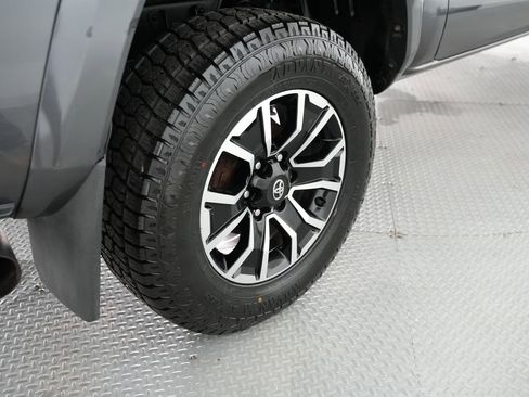 Used 2021 Toyota Tacoma TRD Sport w/ Technology Package AWD/4WD image 56