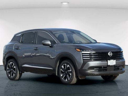 Used 2025 Nissan Kicks SV image 5