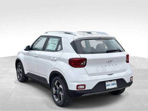 New 2026 Hyundai Venue SEL image 3