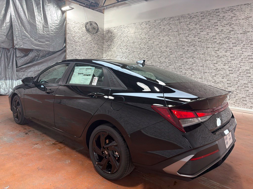 New 2026 Hyundai Elantra SEL Sport FWD image 5