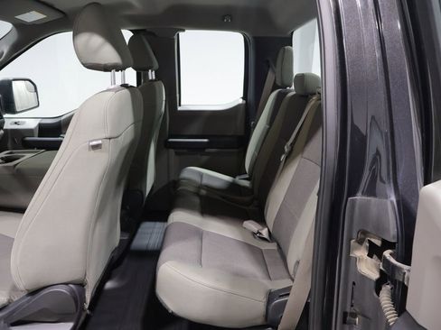 Used 2015 Ford F150 XL w/ Equipment Group 101A Mid AWD/4WD image 18