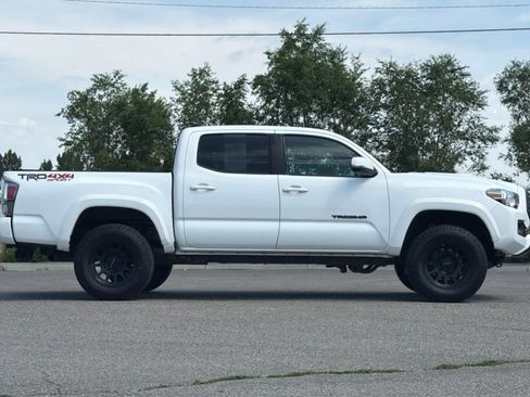 Used 2021 Toyota Tacoma TRD Sport w/ Technology Package AWD/4WD image 8