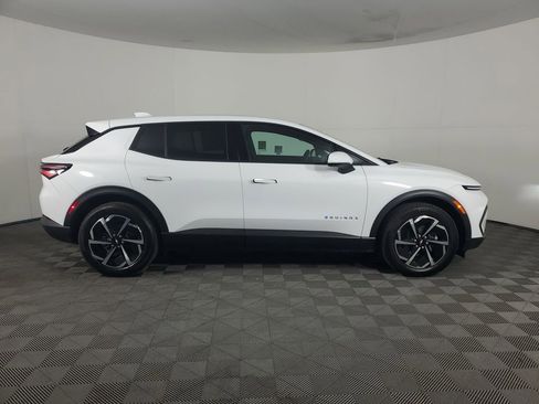 New 2026 Chevrolet Equinox EV LT image 3