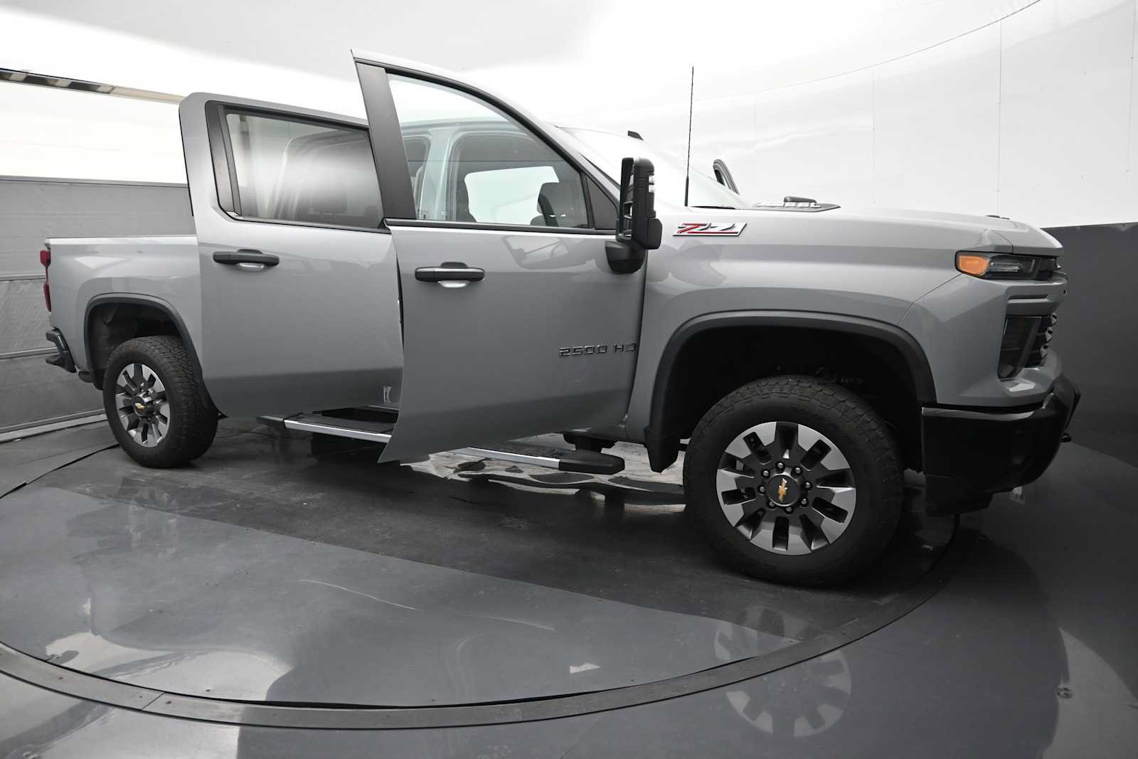 Used 2024 Chevrolet Silverado 2500 Custom w/ Custom Value Package AWD/4WD image 11