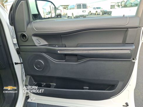 Used 2024 Ford Expedition XLT AWD/4WD image 24