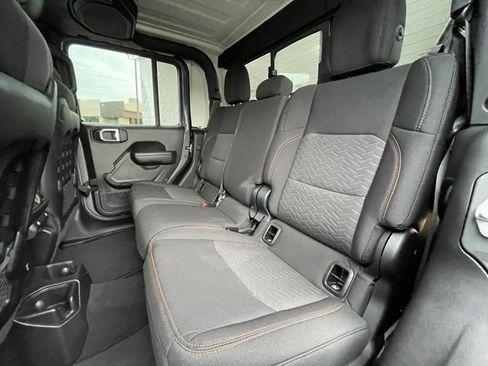 Used 2023 Jeep Gladiator Mojave w/ Cold Weather Group AWD/4WD image 28