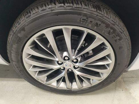 New 2026 Buick Enclave Avenir w/ Super Cruise Package FWD image 4