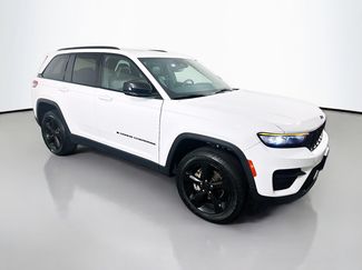 Used 2023 Jeep Grand Cherokee Altitude AWD/4WD video 1