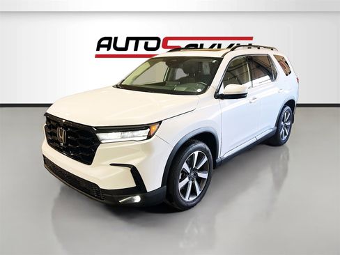 Used 2025 Honda Pilot Elite image 3