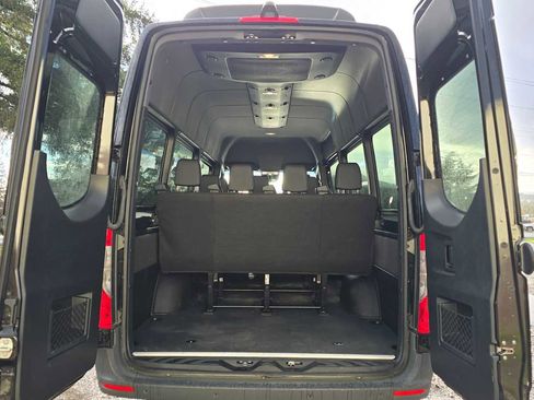 Used 2024 Mercedes-Benz Sprinter 2500 image 21