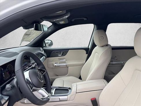 Certified 2025 Mercedes-Benz GLB 250 image 17