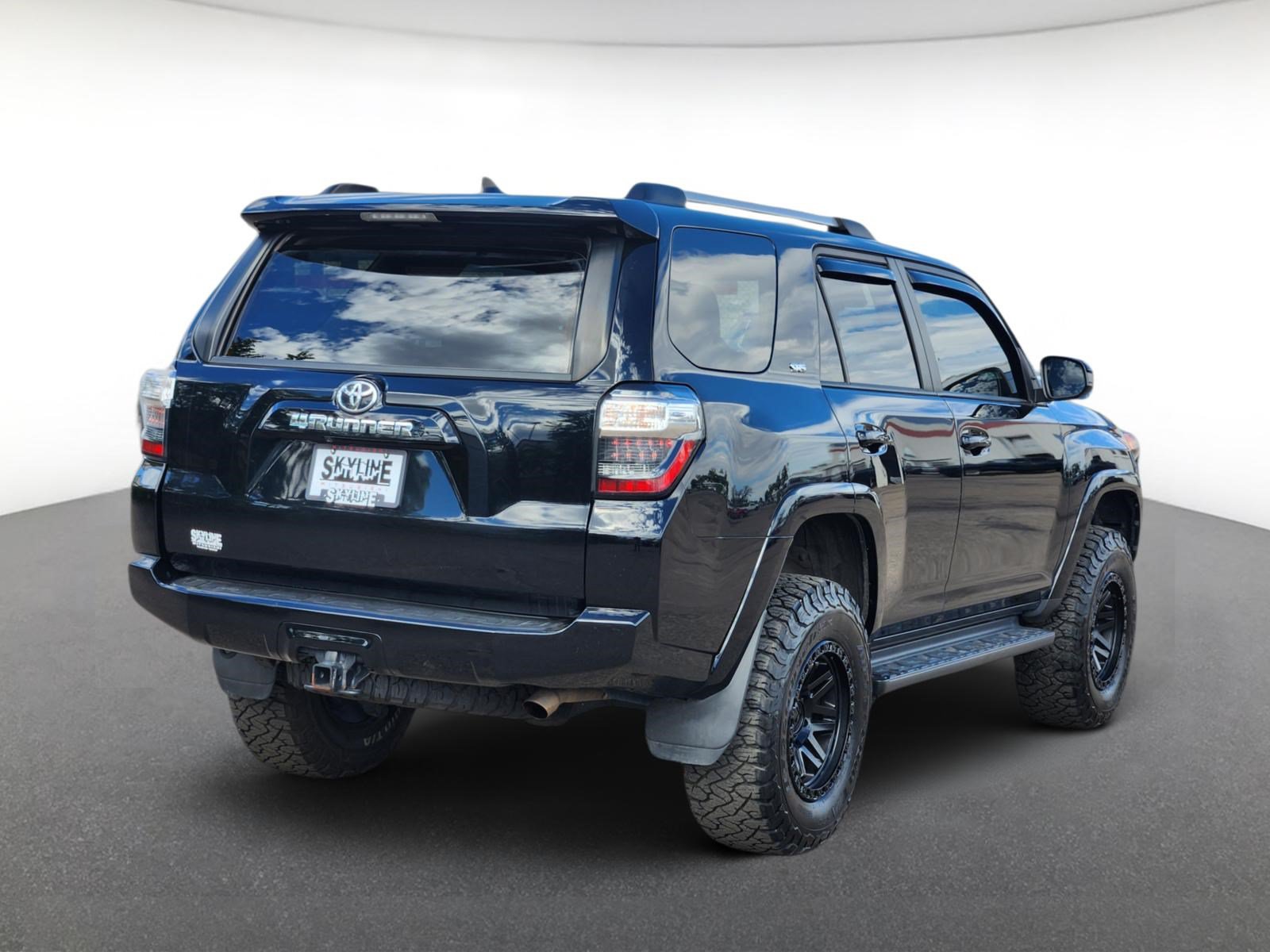 Used 2023 Toyota 4Runner SR5 AWD/4WD image 3