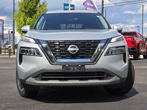 Used 2023 Nissan Rogue SV AWD/4WD image 18