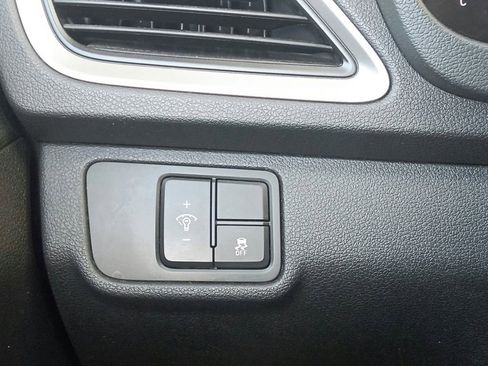 Used 2020 Hyundai Accent SE FWD image 28