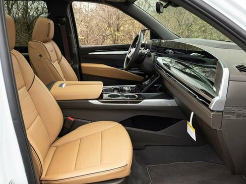 Used 2026 Cadillac Escalade Luxury w/ Touring Package image 82