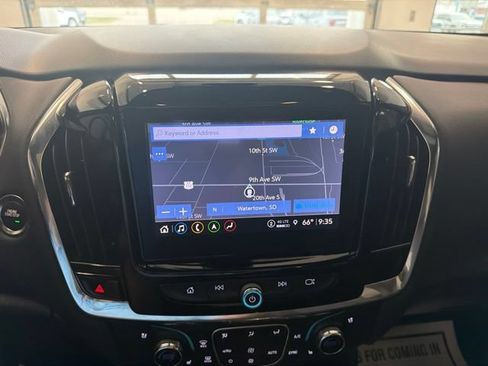 Used 2023 Chevrolet Traverse High Country AWD/4WD image 3