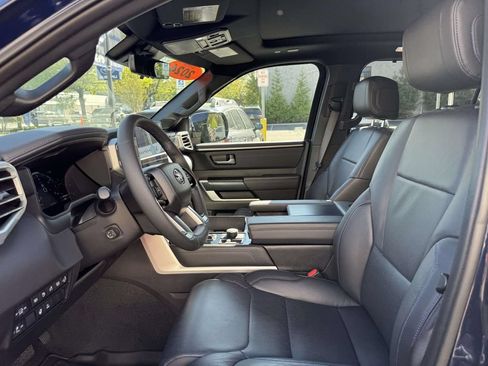 Used 2024 Toyota Sequoia Platinum AWD/4WD image 17