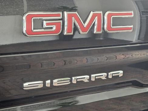 Used 2023 GMC Sierra 1500 AT4 w/ AT4 Preferred Package image 9