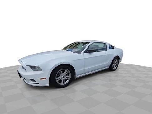 Used 2014 Ford Mustang Coupe image 4