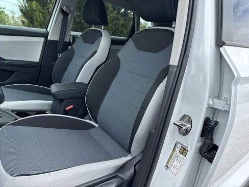 Certified 2025 Volkswagen Taos S FWD image 24