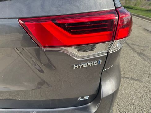 Used 2019 Toyota Highlander LE AWD/4WD image 43
