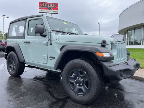 Used 2023 Jeep Wrangler Sport image 34