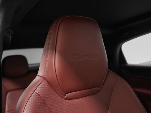 Certified 2024 Porsche Cayenne Turbo AWD/4WD image 31