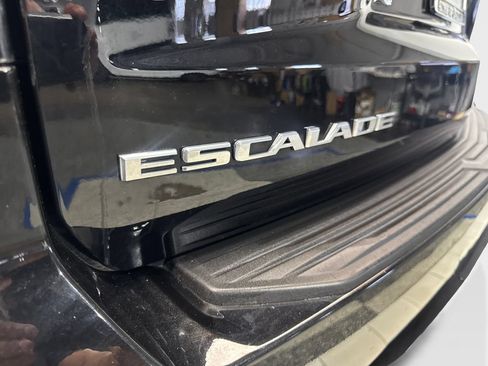 Used 2023 Cadillac Escalade Sport AWD/4WD image 23