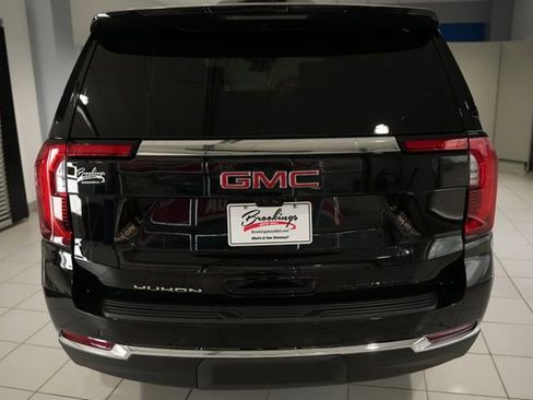 Used 2025 GMC Yukon Elevation w/ Elevation Premium Package AWD/4WD image 9