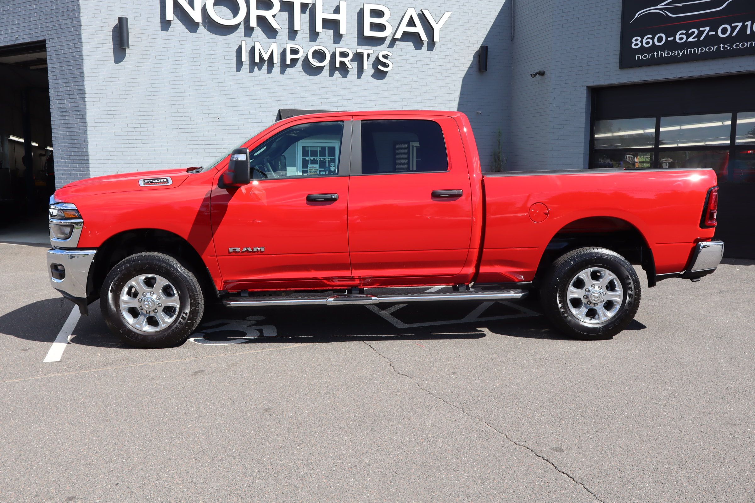 Used 2026 RAM 2500 Big Horn AWD/4WD image 9