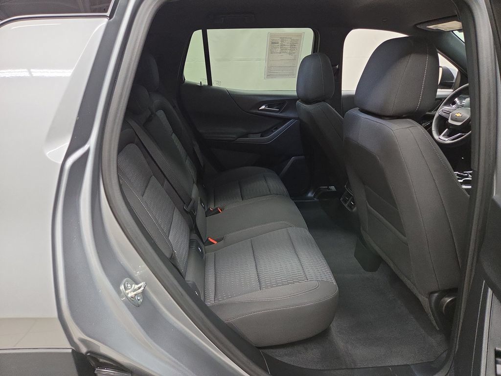 Used 2026 Chevrolet Equinox LT AWD/4WD image 11